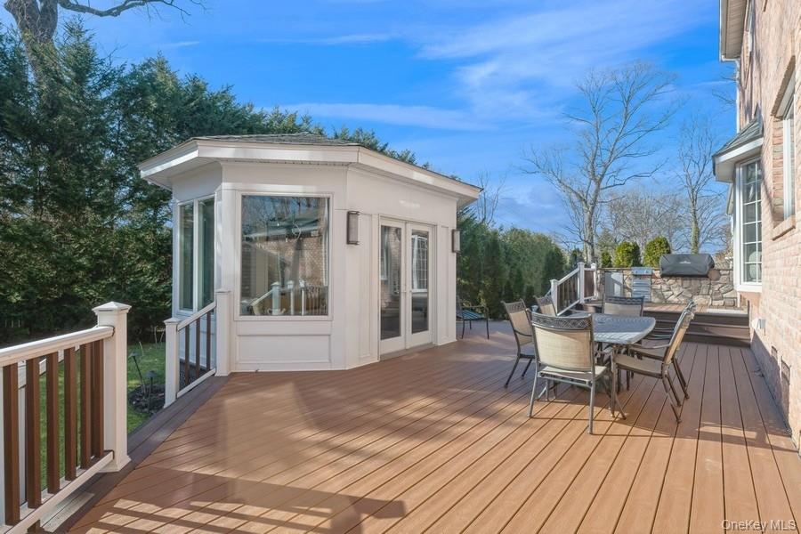 26 The Hemlocks, Roslyn Estates, NY 11576