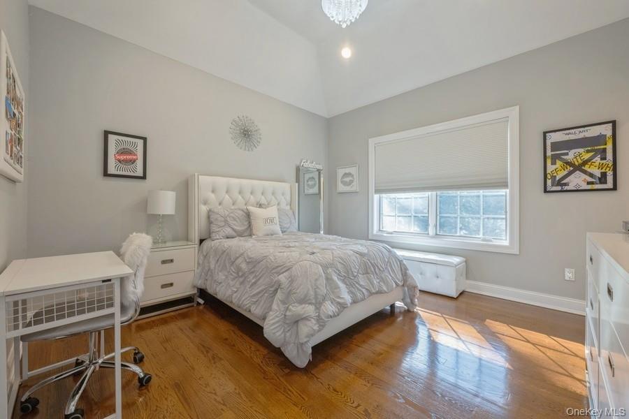 26 The Hemlocks, Roslyn Estates, NY 11576