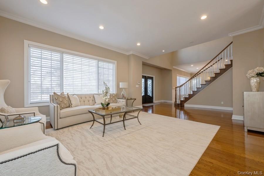 26 The Hemlocks, Roslyn Estates, NY 11576