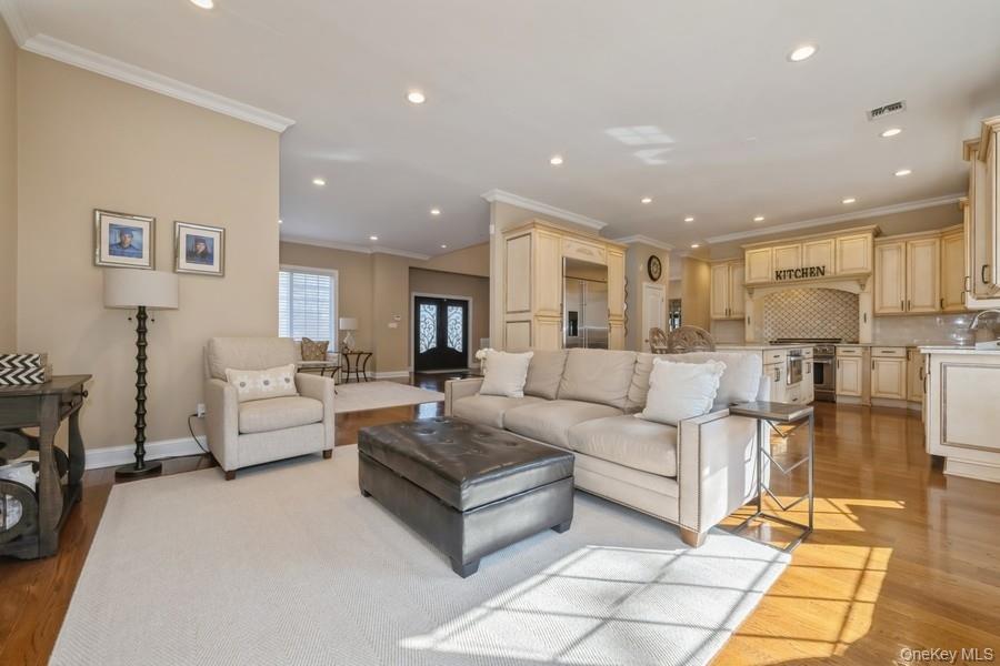 26 The Hemlocks, Roslyn Estates, NY 11576