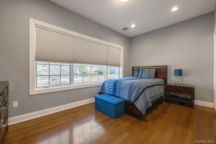 26 The Hemlocks, Roslyn Estates, NY 11576