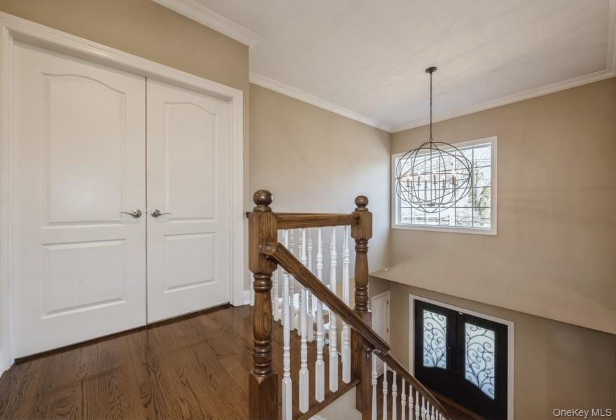 26 The Hemlocks, Roslyn Estates, NY 11576