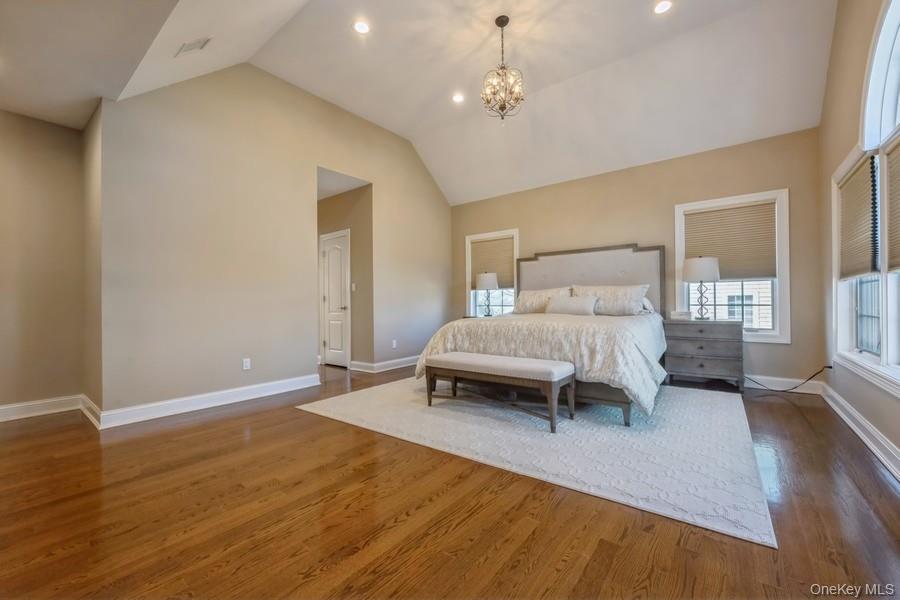 26 The Hemlocks, Roslyn Estates, NY 11576