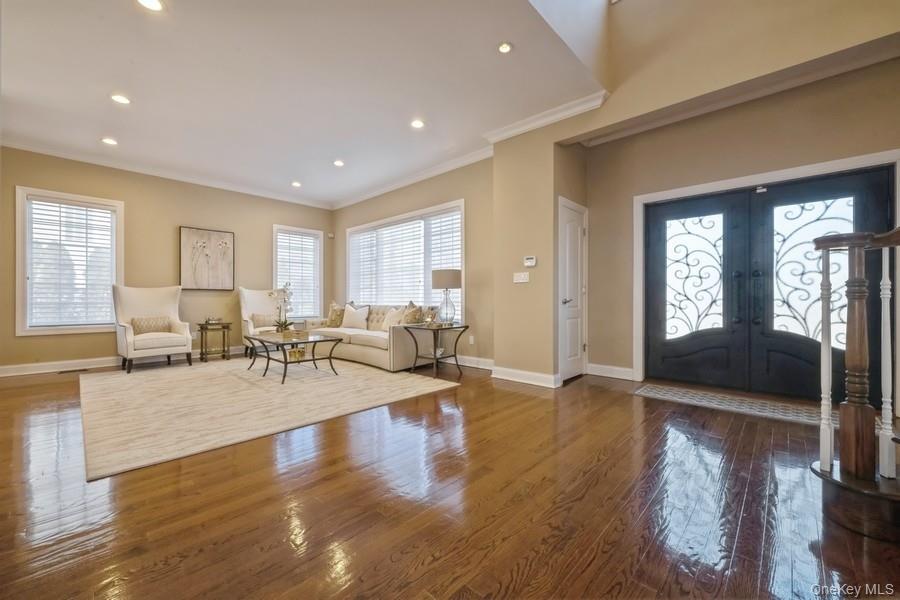 26 The Hemlocks, Roslyn Estates, NY 11576