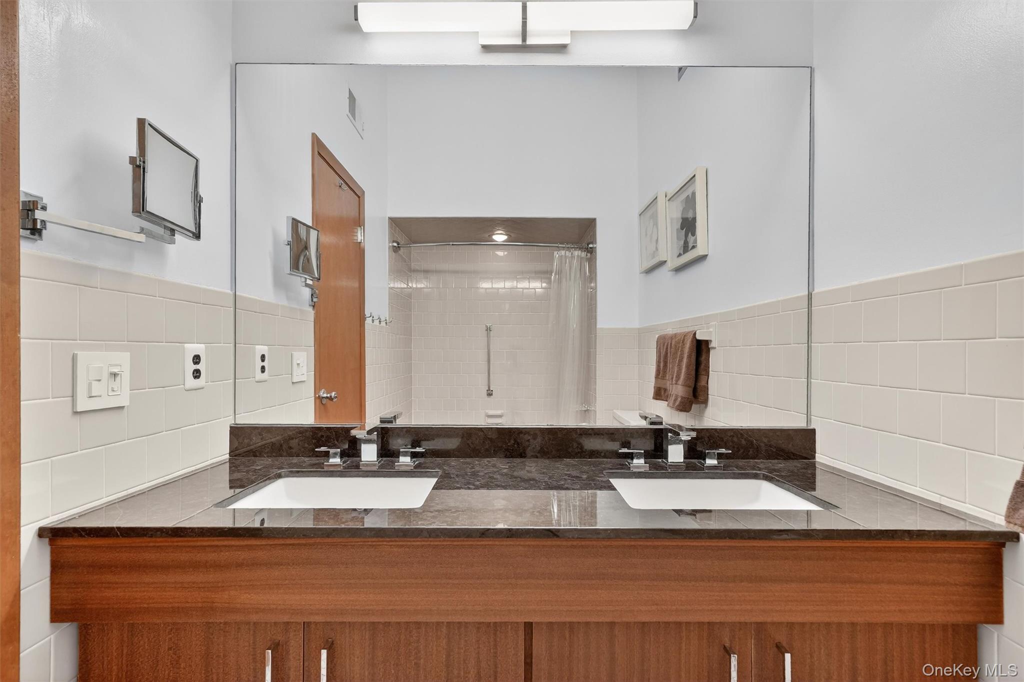 6 Pelham Court, Nanuet, NY 10954