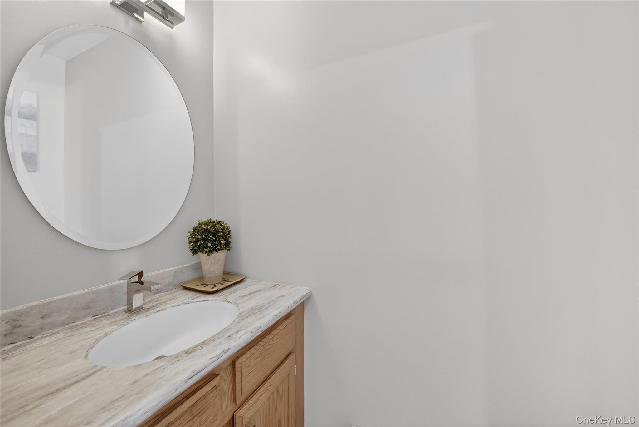 6 Pelham Court, Nanuet, NY 10954