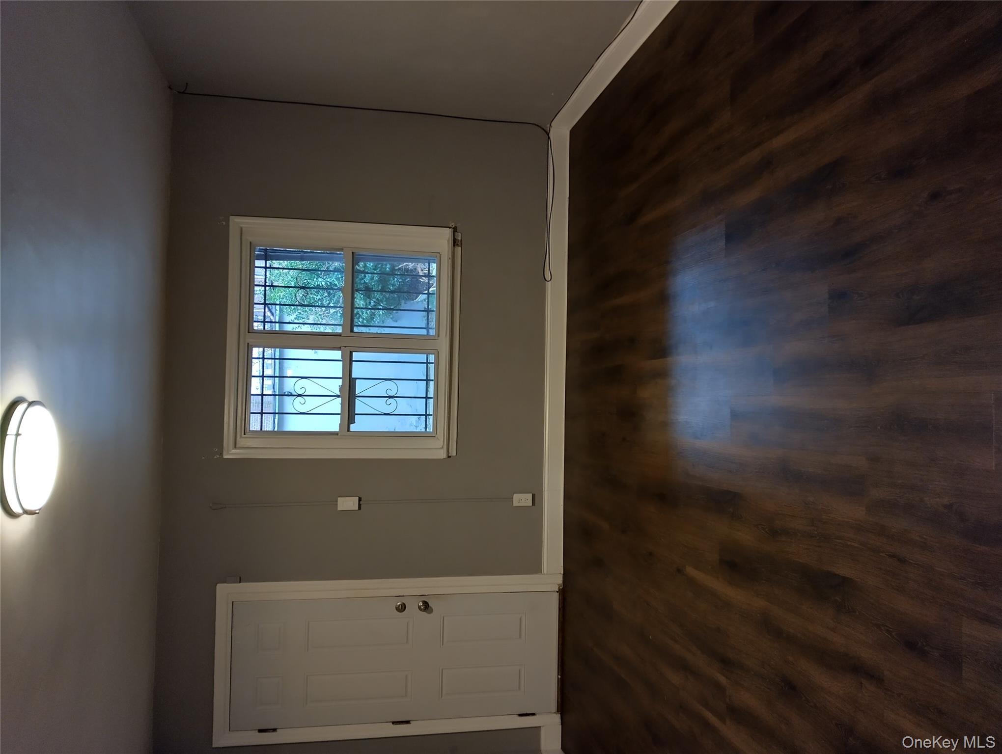 1042 E 233rd Street, Bronx, NY 10466