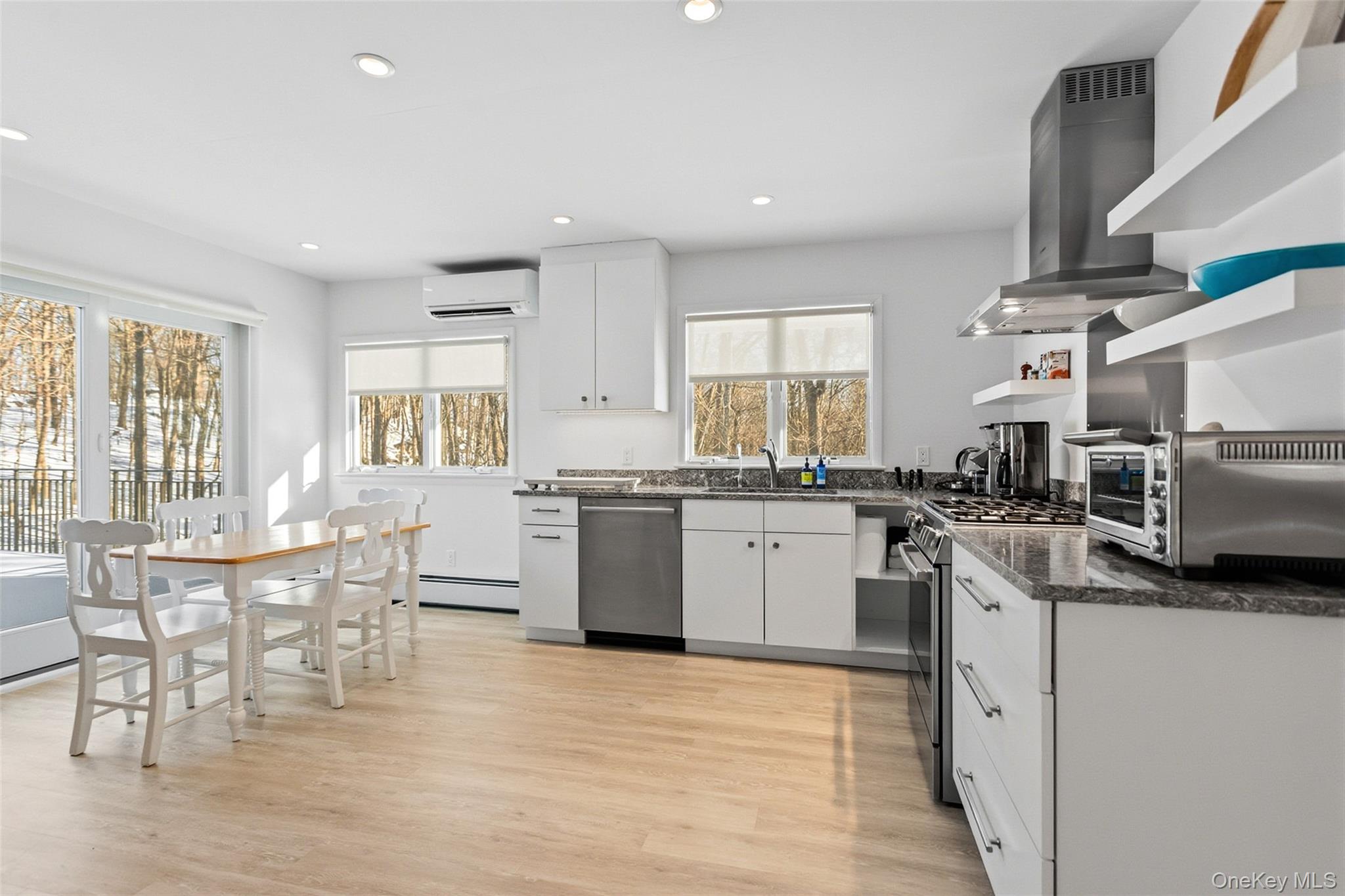 12 Skytop Drive, Katonah, NY 10536