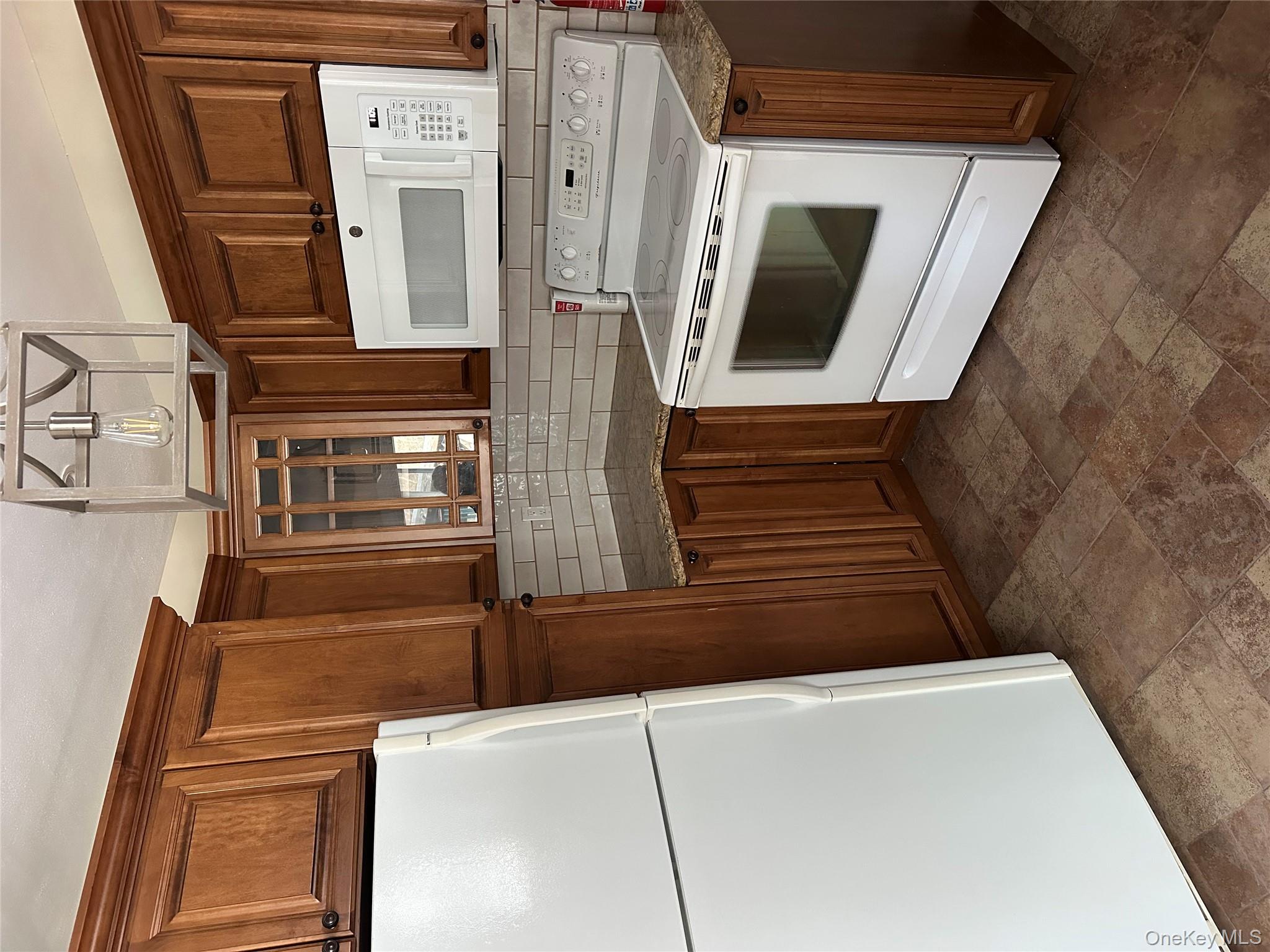 10 Shiloh Court, Coram, NY 11727