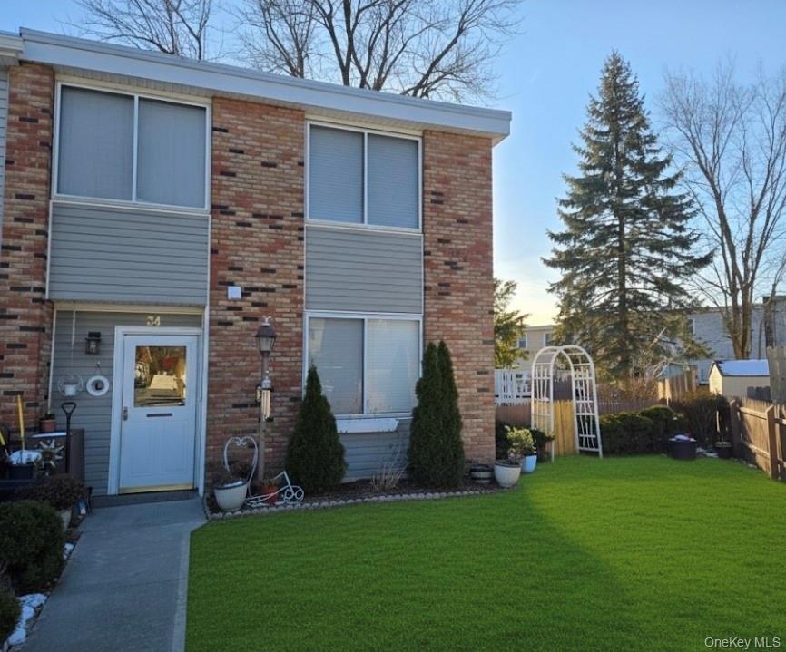 34 Hampton Court, Middletown, NY 10941