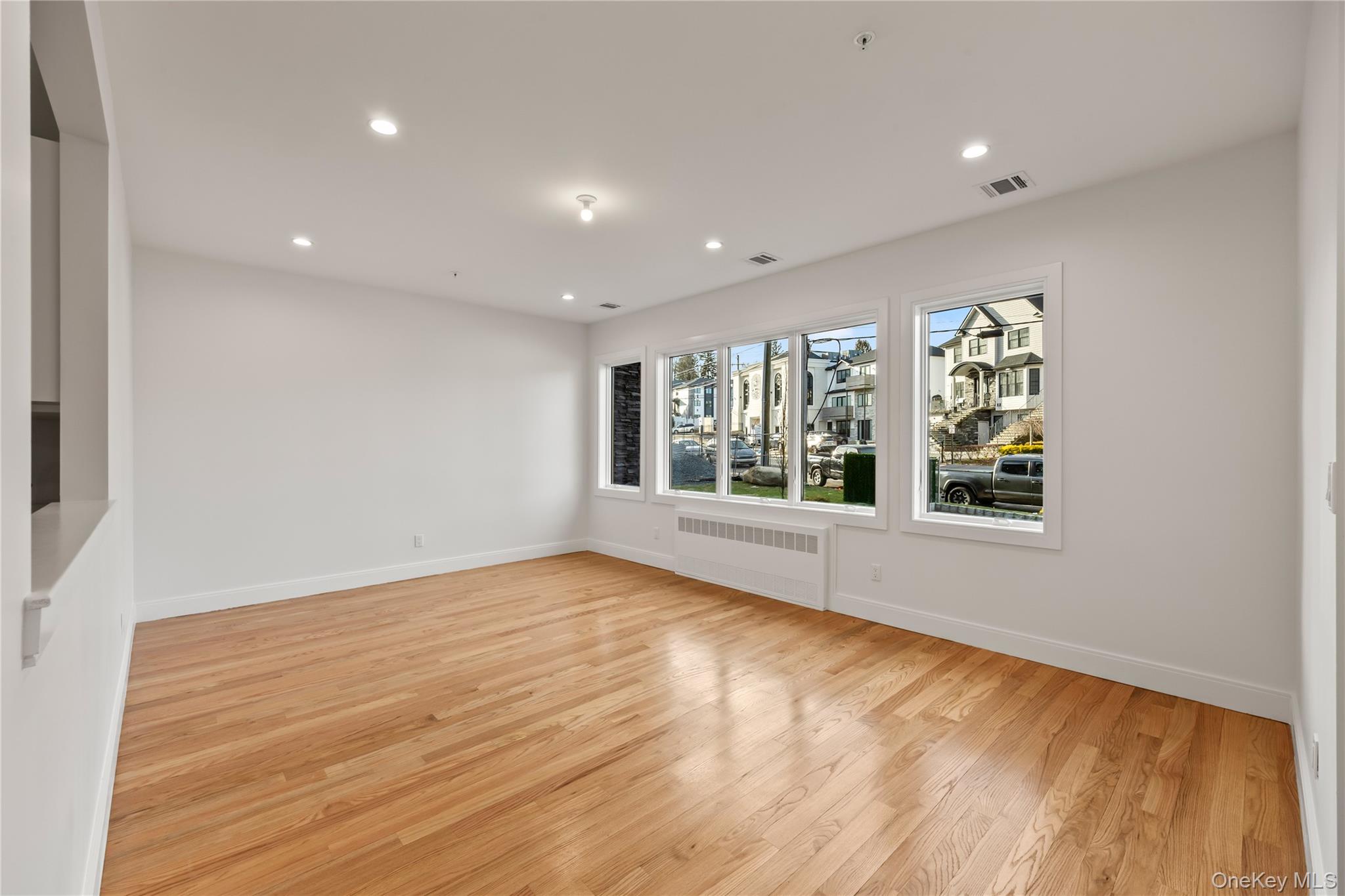 5 Jeffrey Place # 112, Monsey, NY 10952