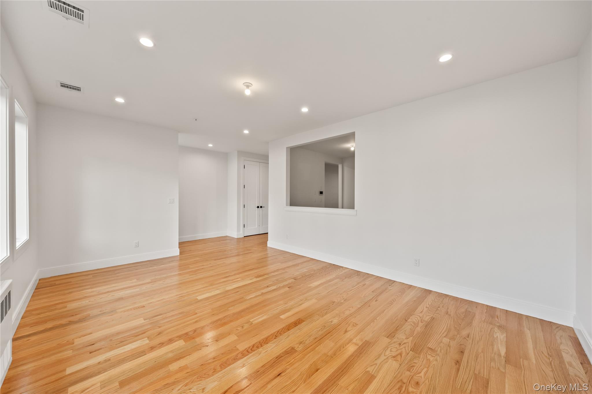 5 Jeffrey Place # 112, Monsey, NY 10952