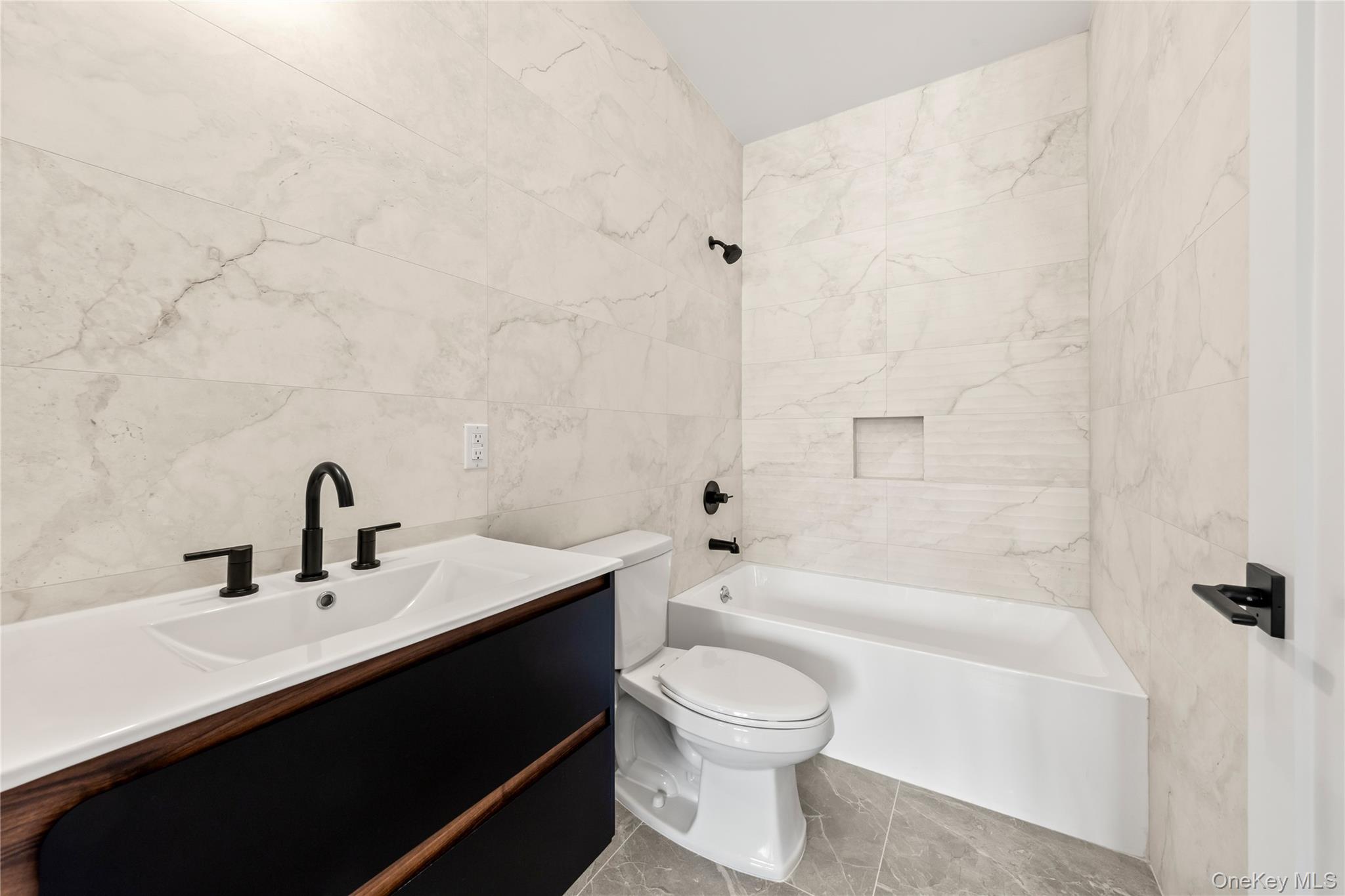 5 Jeffrey Place # 112, Monsey, NY 10952