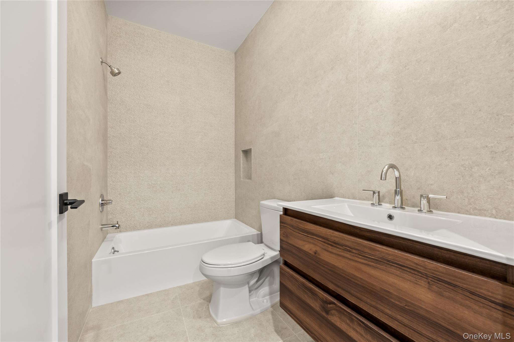 5 Jeffrey Place # 112, Monsey, NY 10952