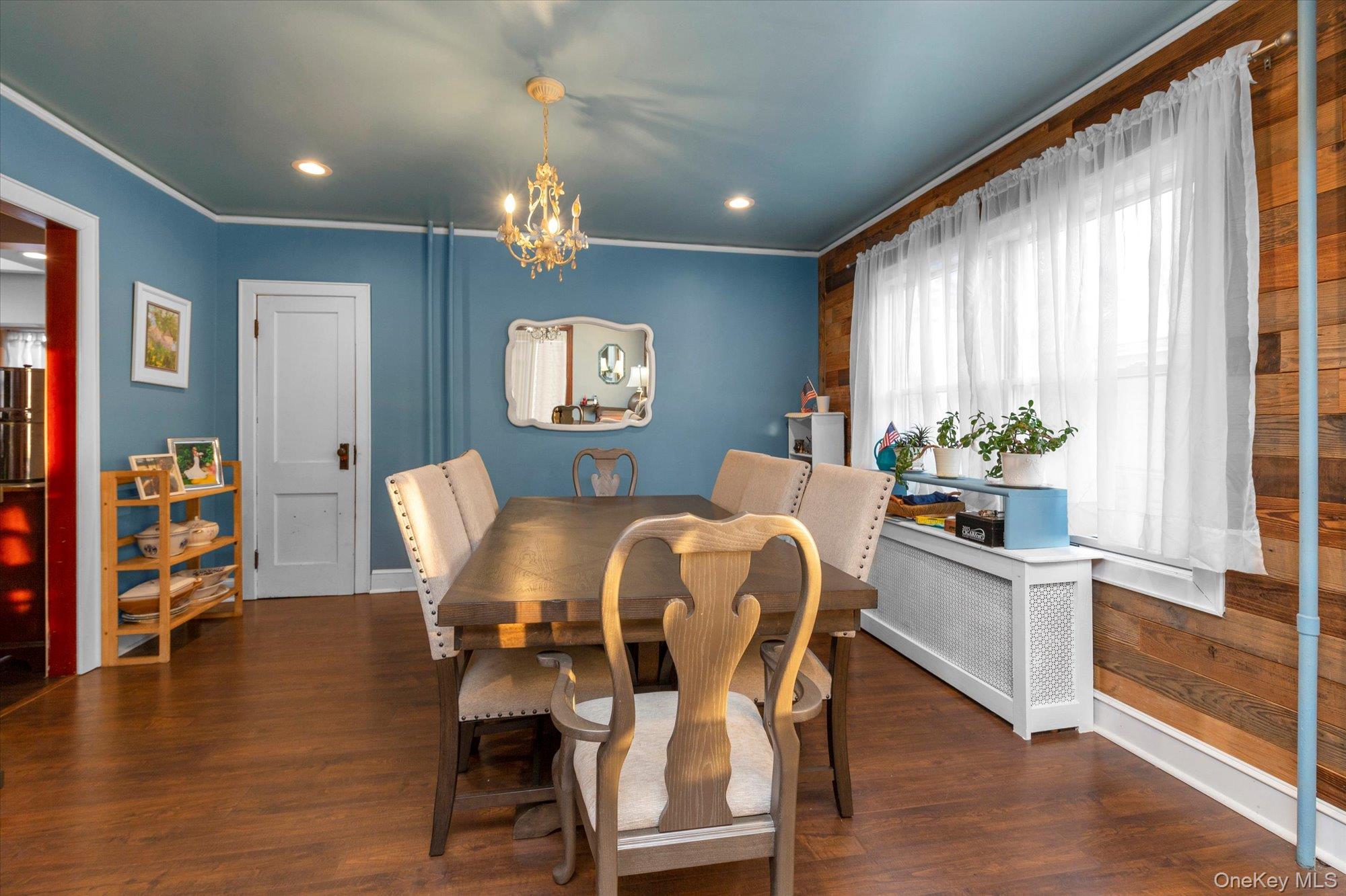 35 S Franklin Avenue, Valley Stream, NY 11580