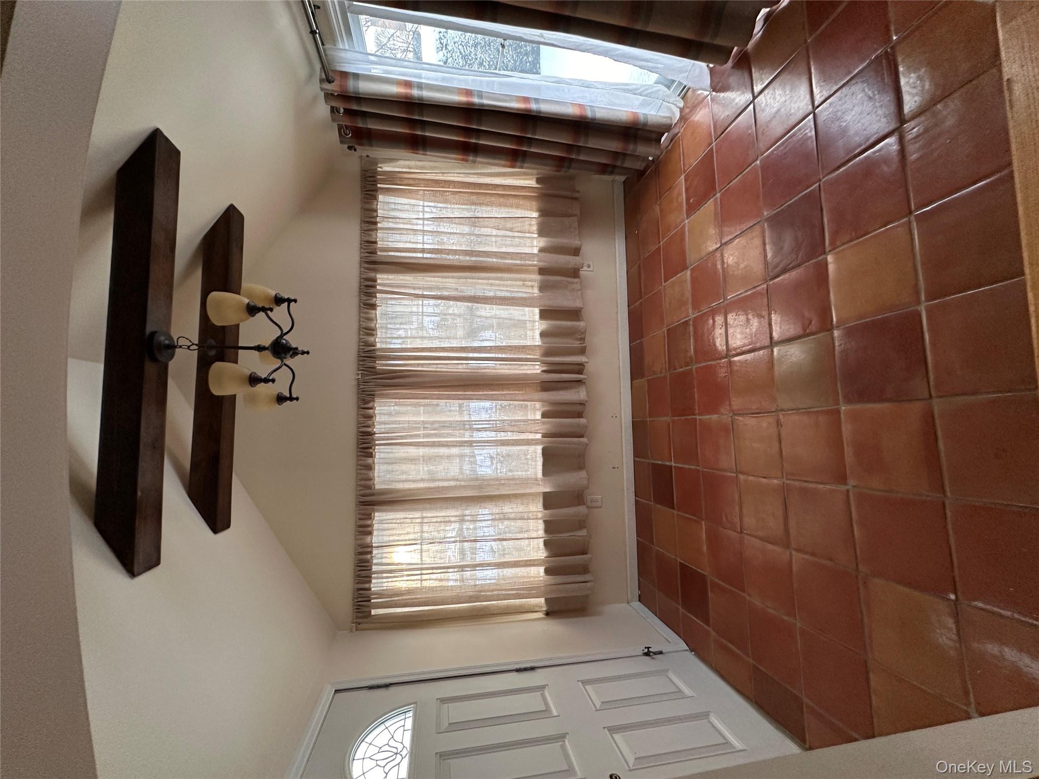 91 7th Street, Hicksville, NY 11801