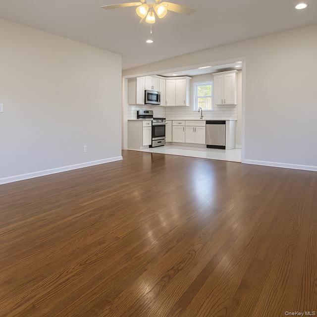 29 Avon Road, Hewlett, NY 11557