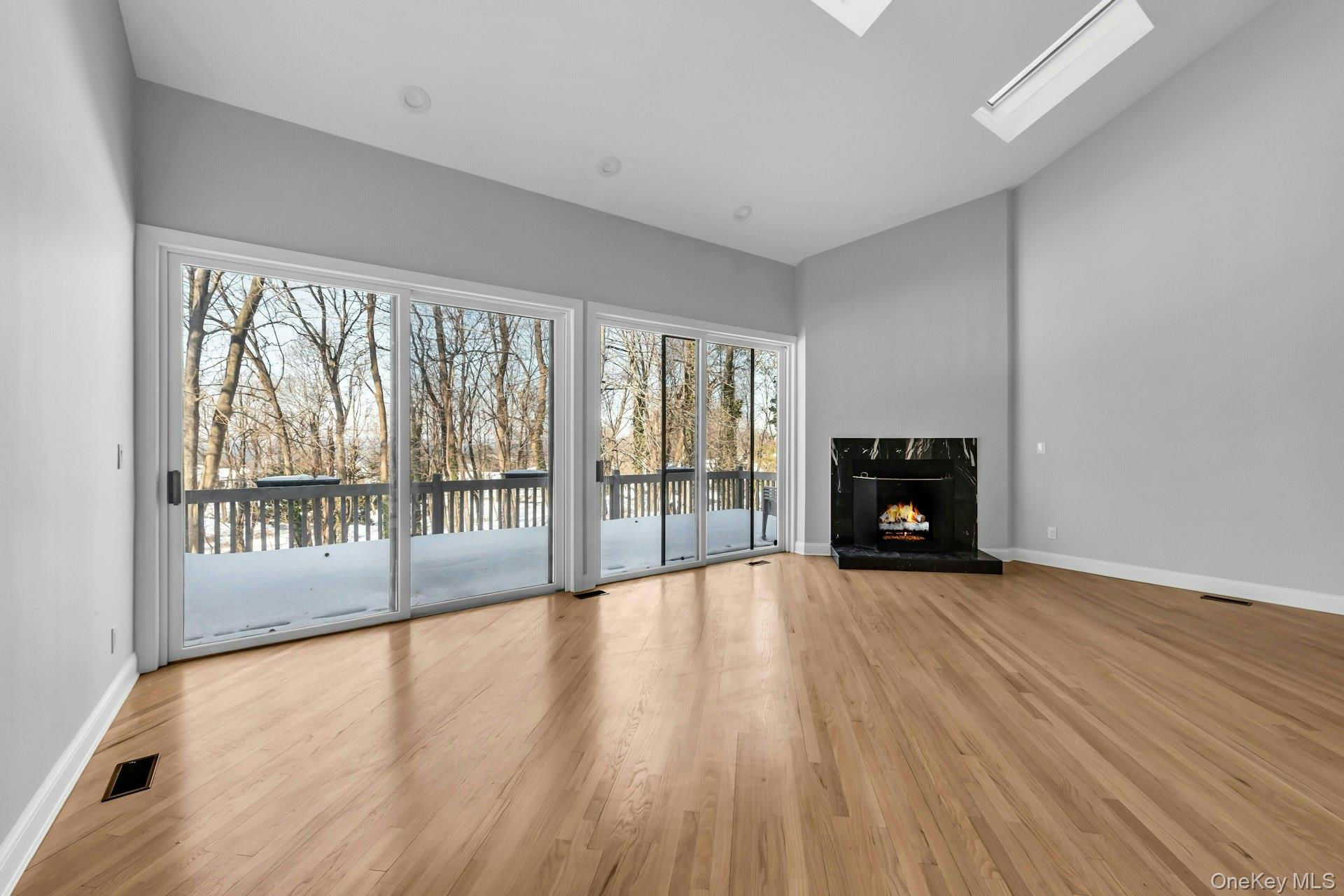 3 Willada Lane, Glen Cove, NY 11542