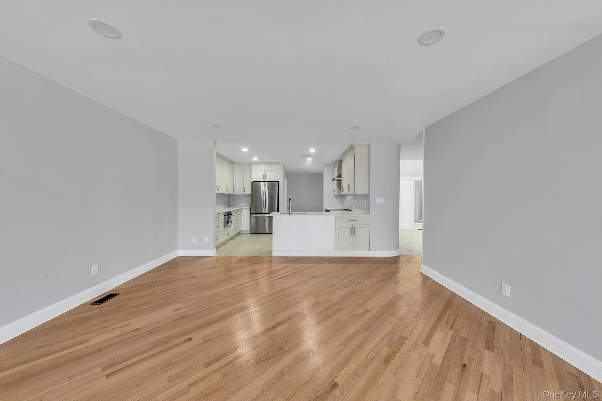 3 Willada Lane, Glen Cove, NY 11542