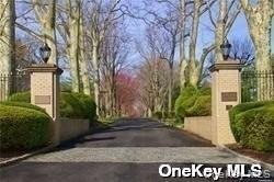 3 Willada Lane, Glen Cove, NY 11542