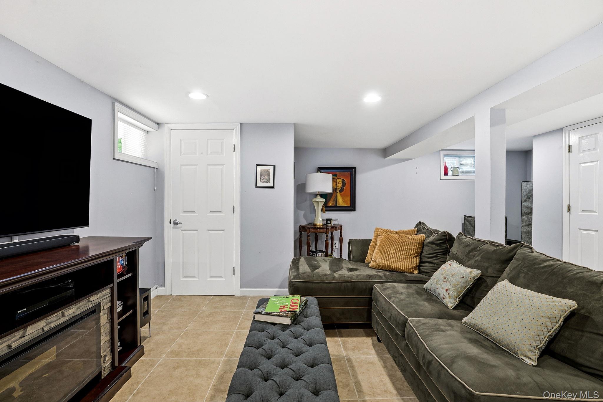 64 W Fenimore Street, Valley Stream, NY 11580