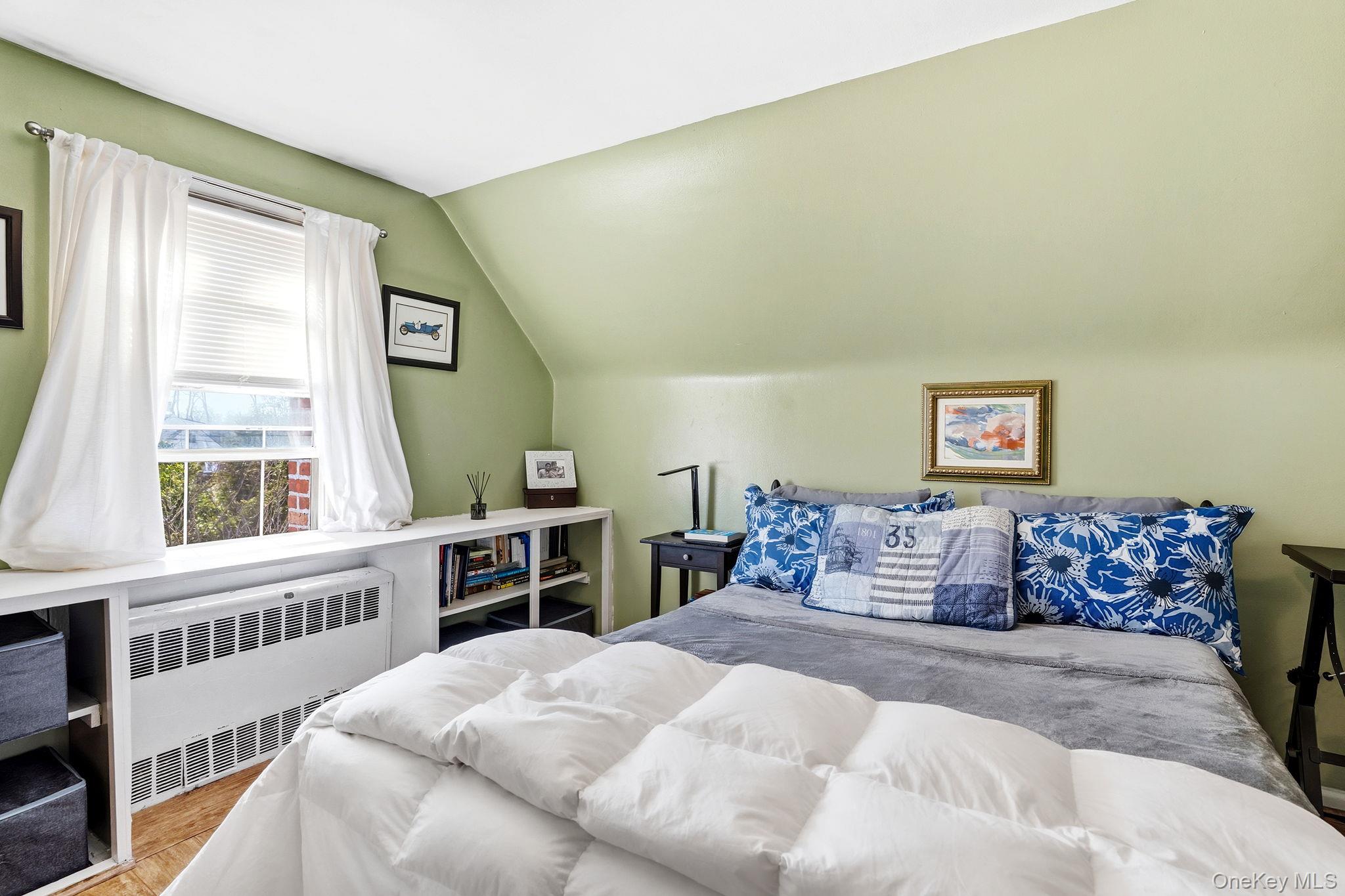 64 W Fenimore Street, Valley Stream, NY 11580