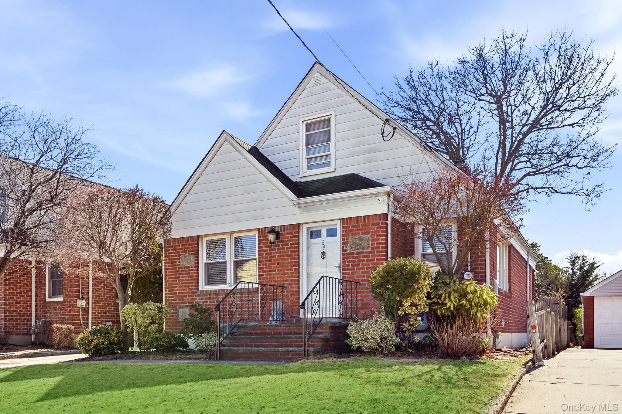 64 W Fenimore Street, Valley Stream, NY 11580