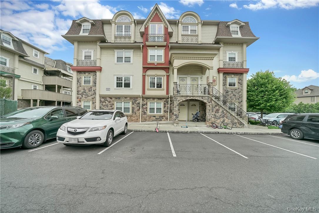 8 Elm Street # 112, Spring Valley, NY 10977