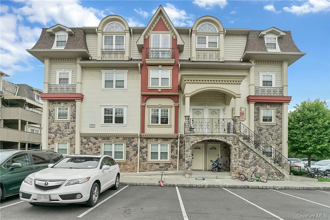 8 Elm Street # 112, Spring Valley, NY 10977