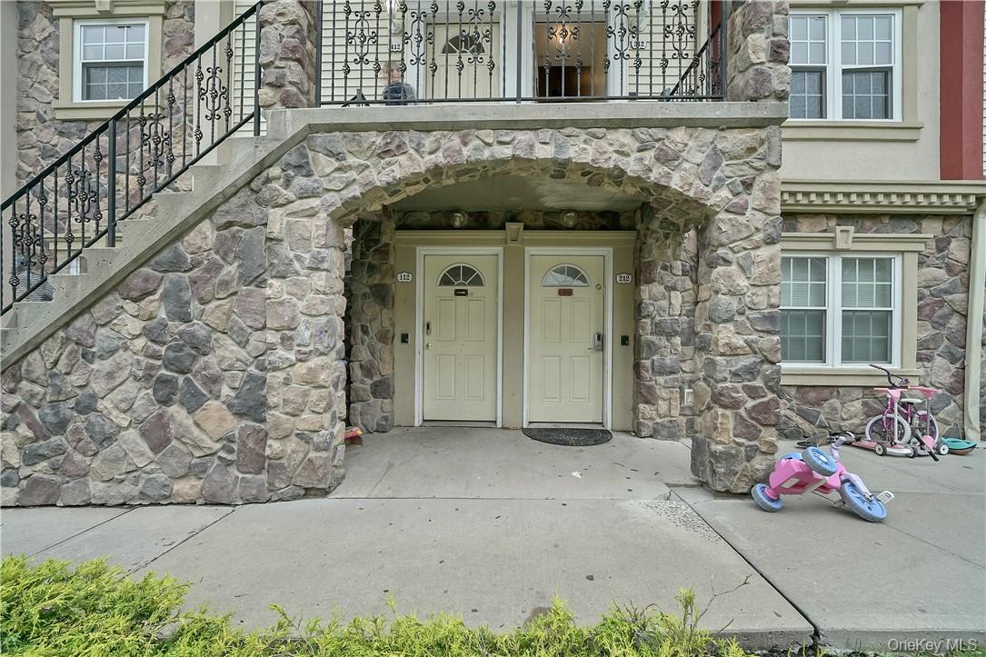 8 Elm Street # 112, Spring Valley, NY 10977