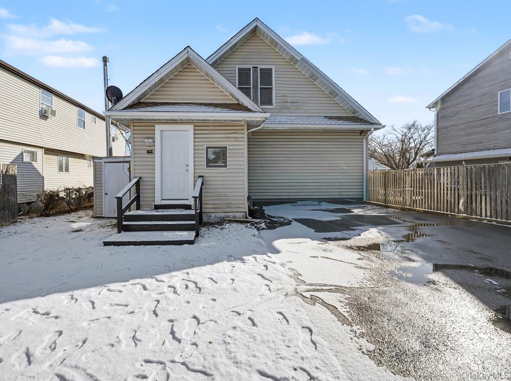 7 S Atlantic Street # 1REAR, Bay Shore, NY 11706