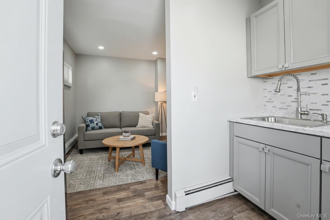 7 S Atlantic Street # 1REAR, Bay Shore, NY 11706