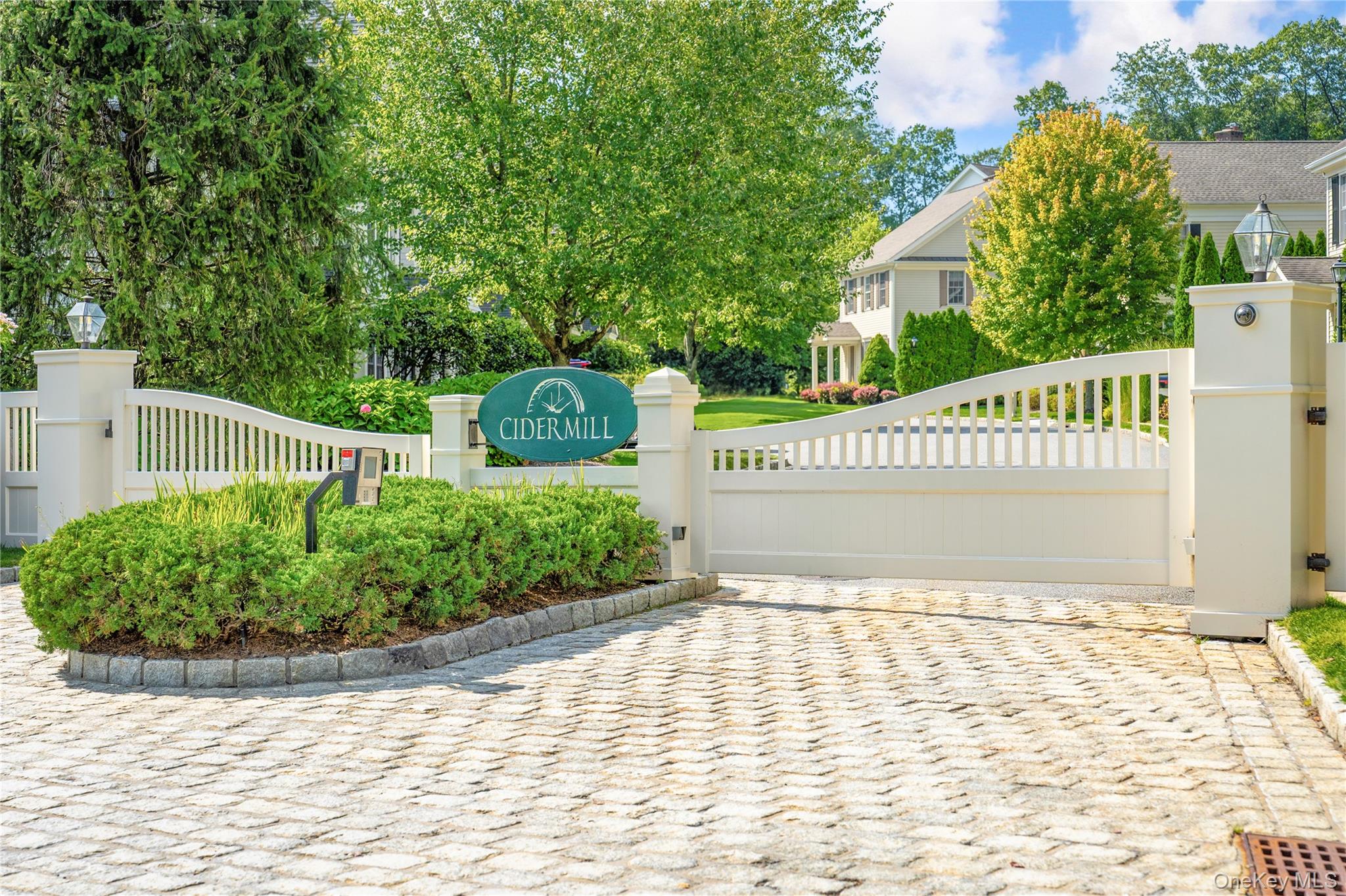 14 Cider Mill Circle, Armonk, NY 10504