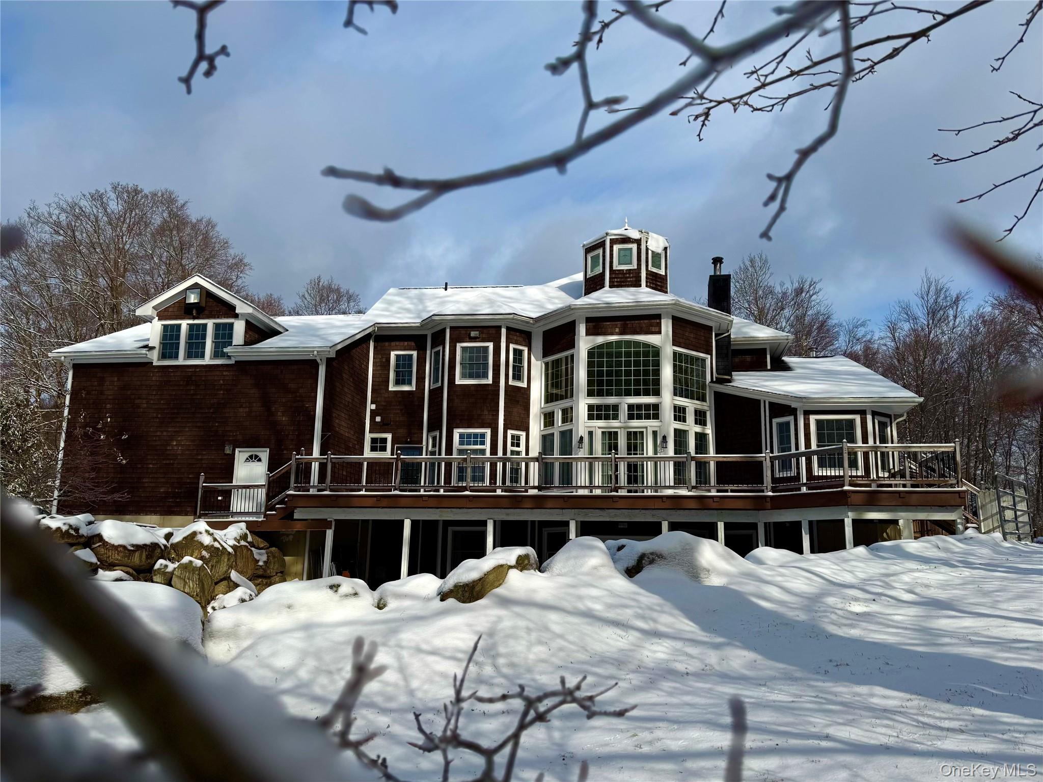 1081 E Mountain Road S, Cold Spring, NY 10516