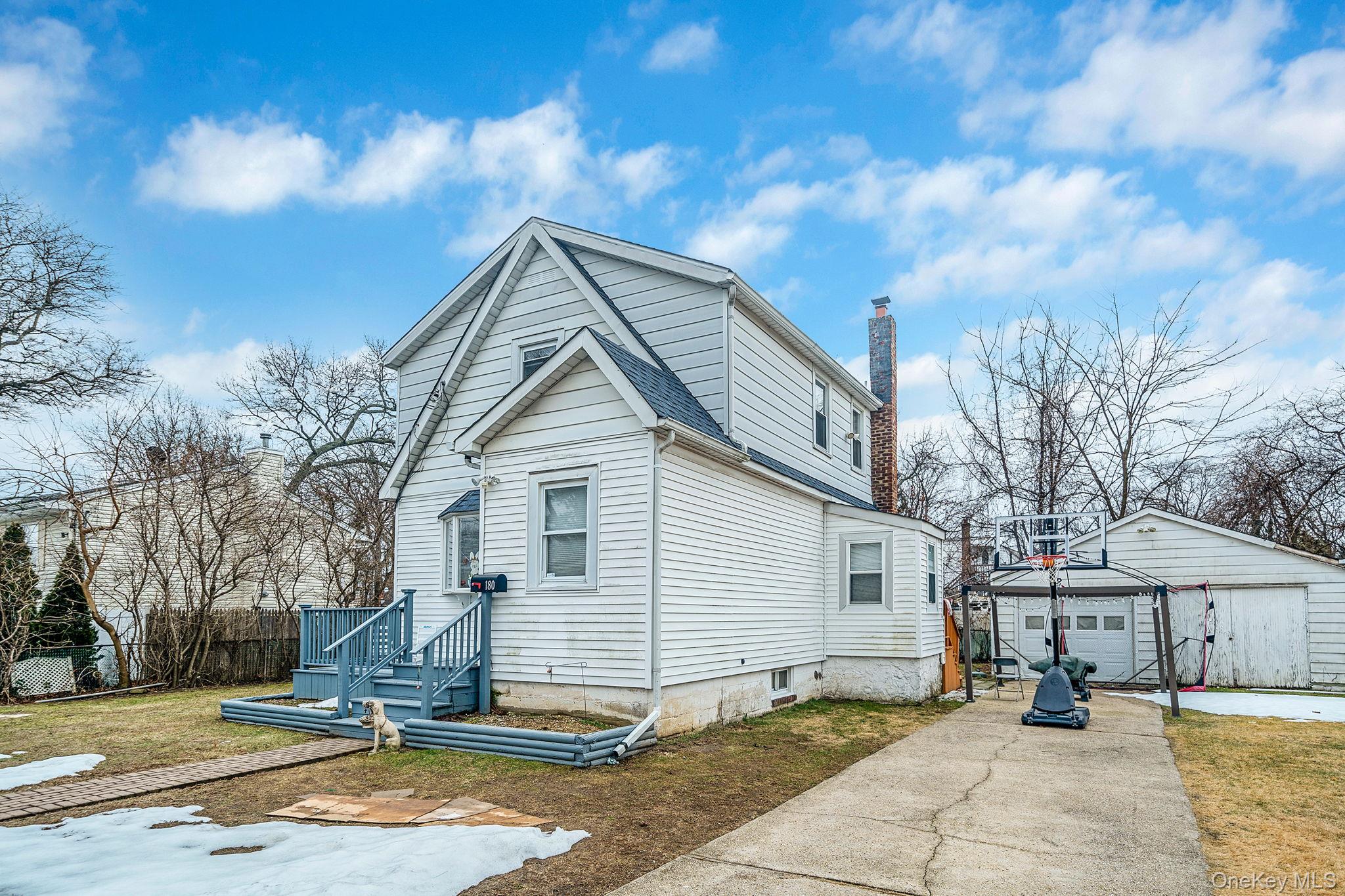 180 25th Street, Copiague, NY 11726