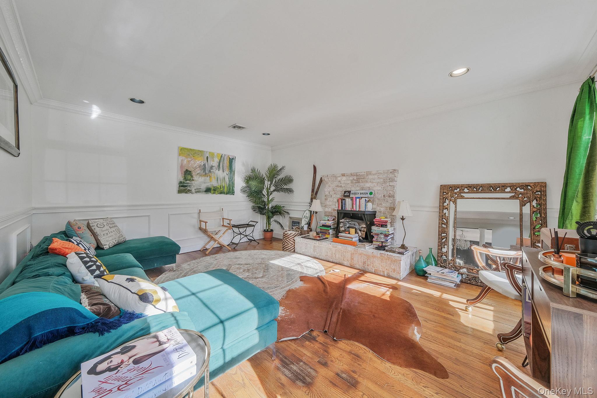 180 Miller Place Road, Miller Place, NY 11764