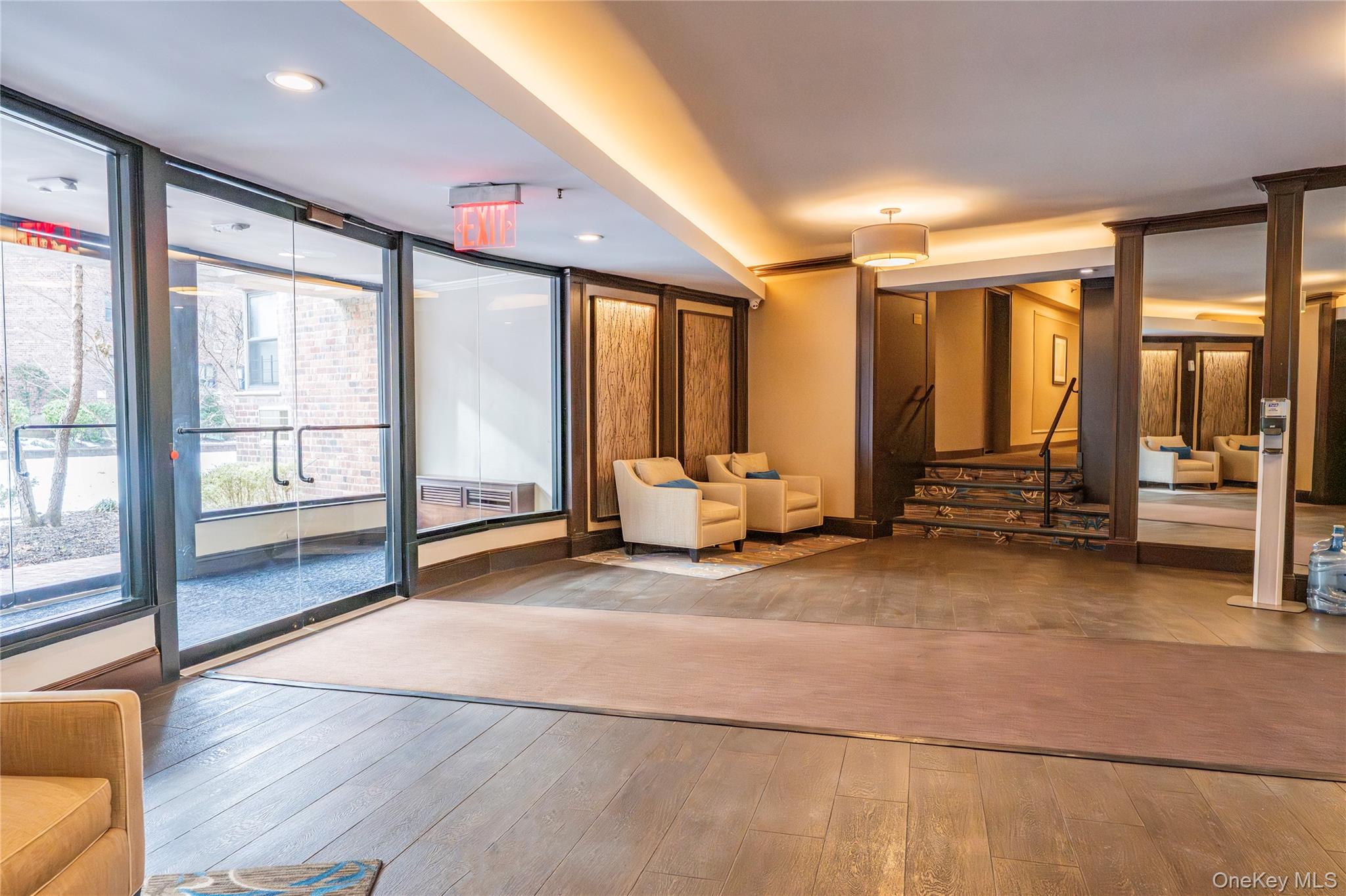 50 Brompton Road # 2H, Great Neck, NY 11021