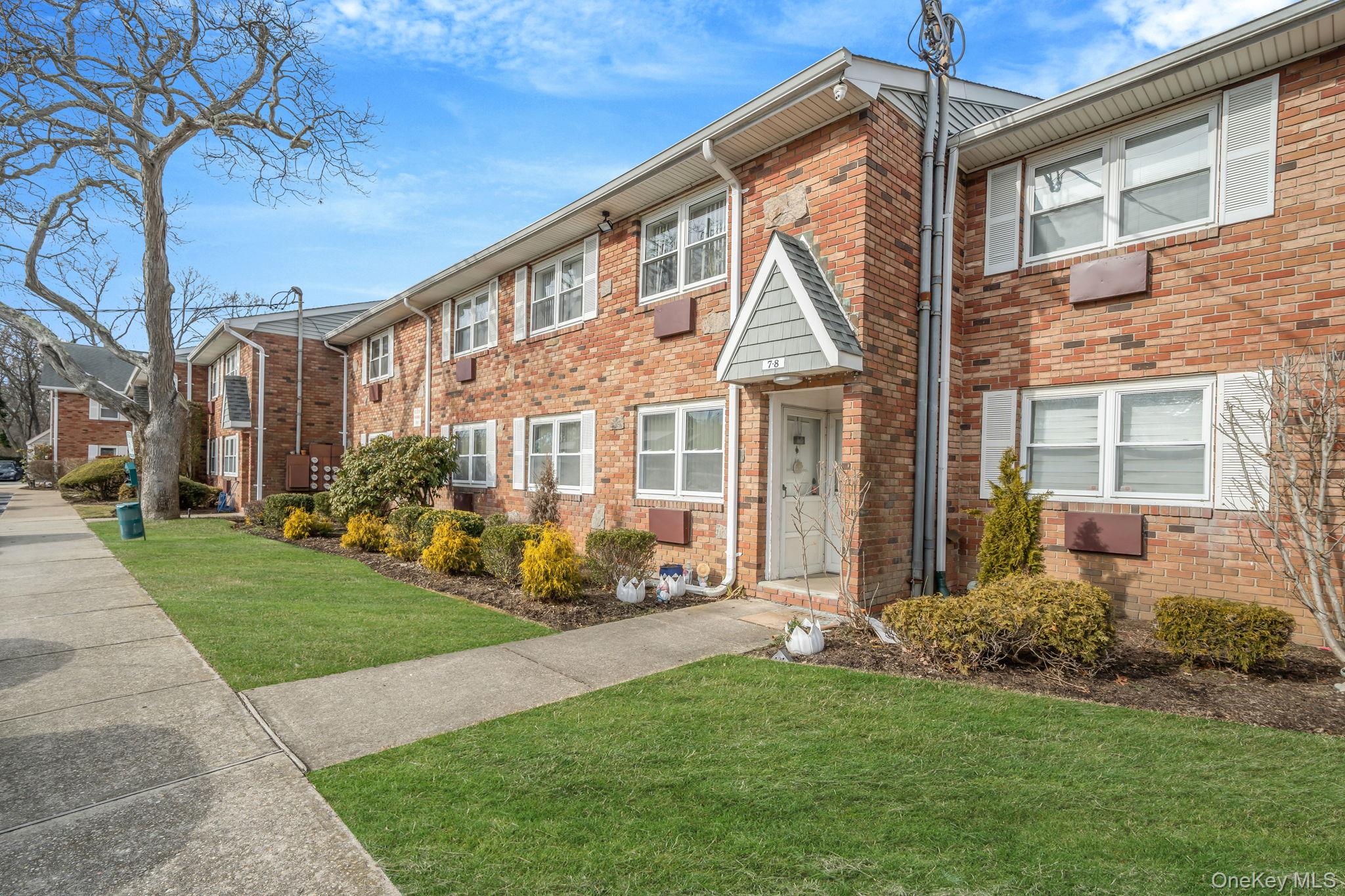 100 Connetquot Avenue # 7, East Islip, NY 11730