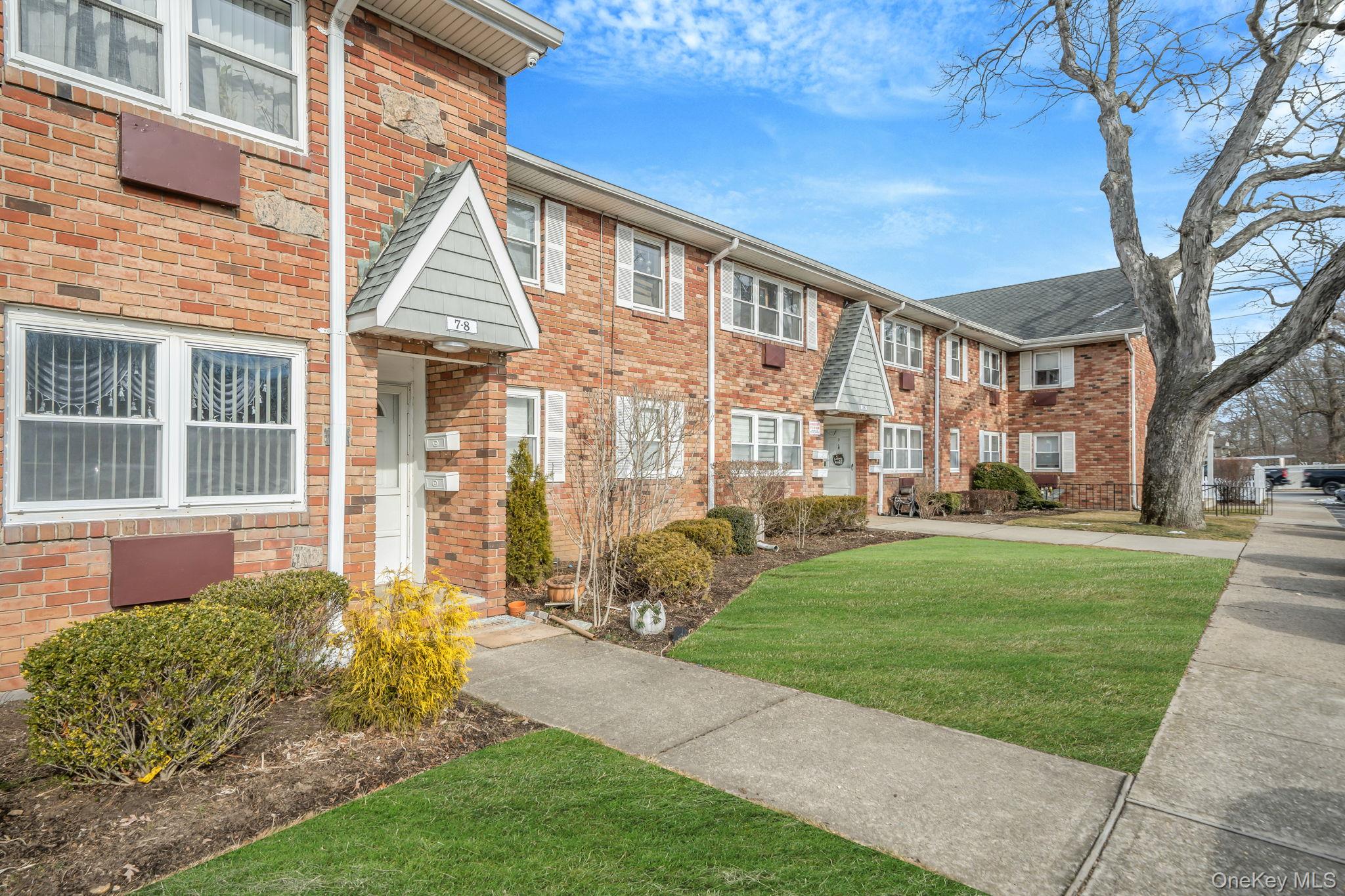 100 Connetquot Avenue # 7, East Islip, NY 11730