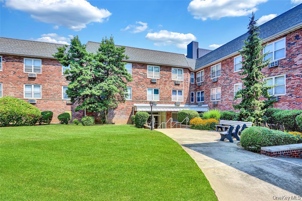 30 Daley Place # 247, Lynbrook, NY 11563