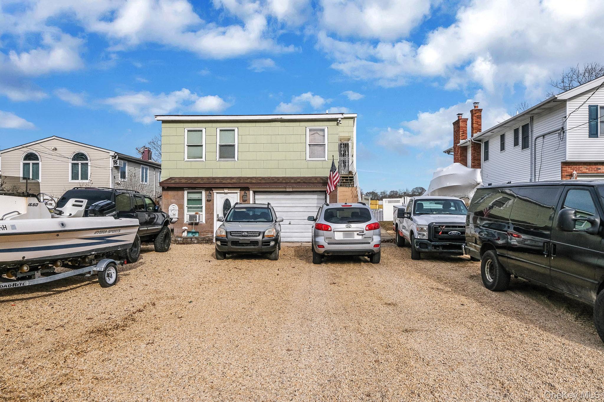 17 Riverside Avenue, Mastic Beach, NY 11951