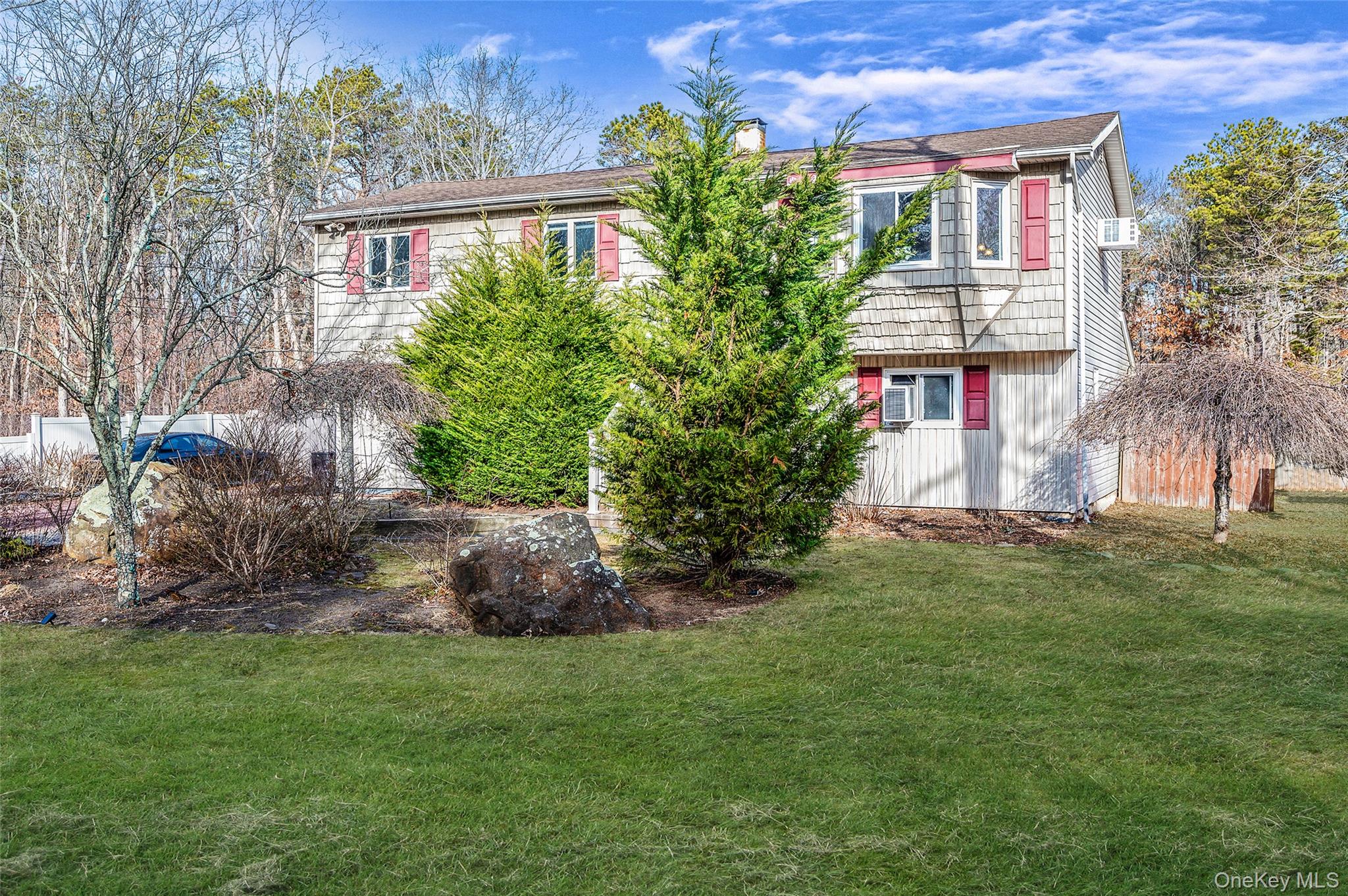 43 Madeline Road, Ridge, NY 11961