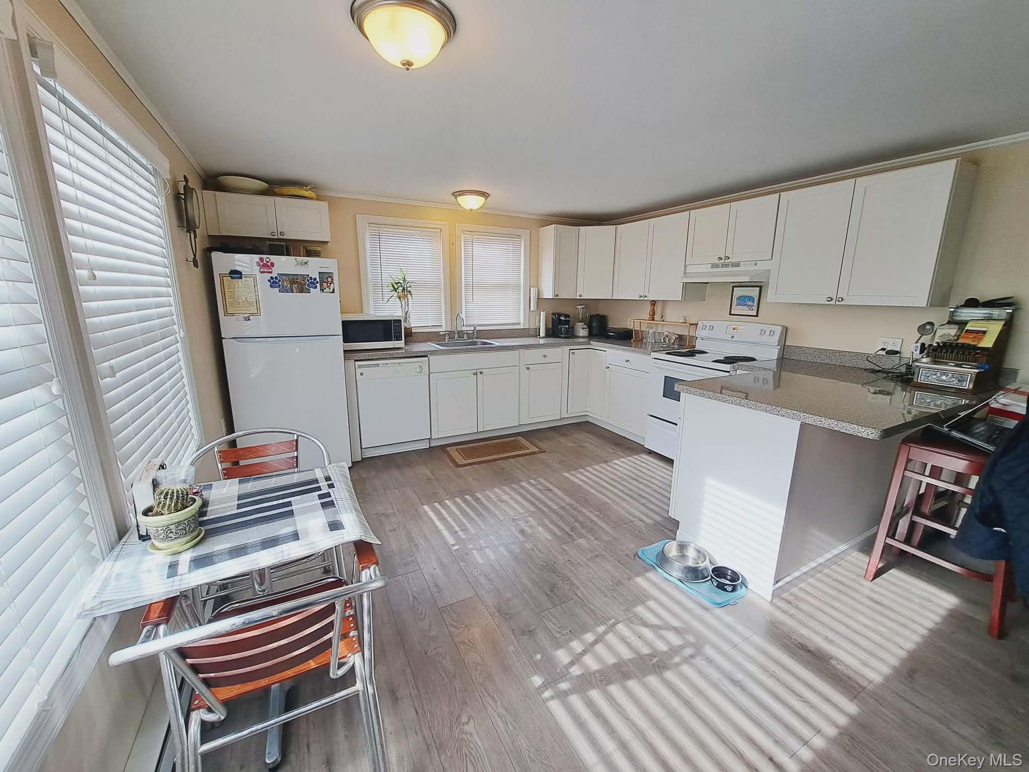 21 Village Circle E, Manorville, NY 11949