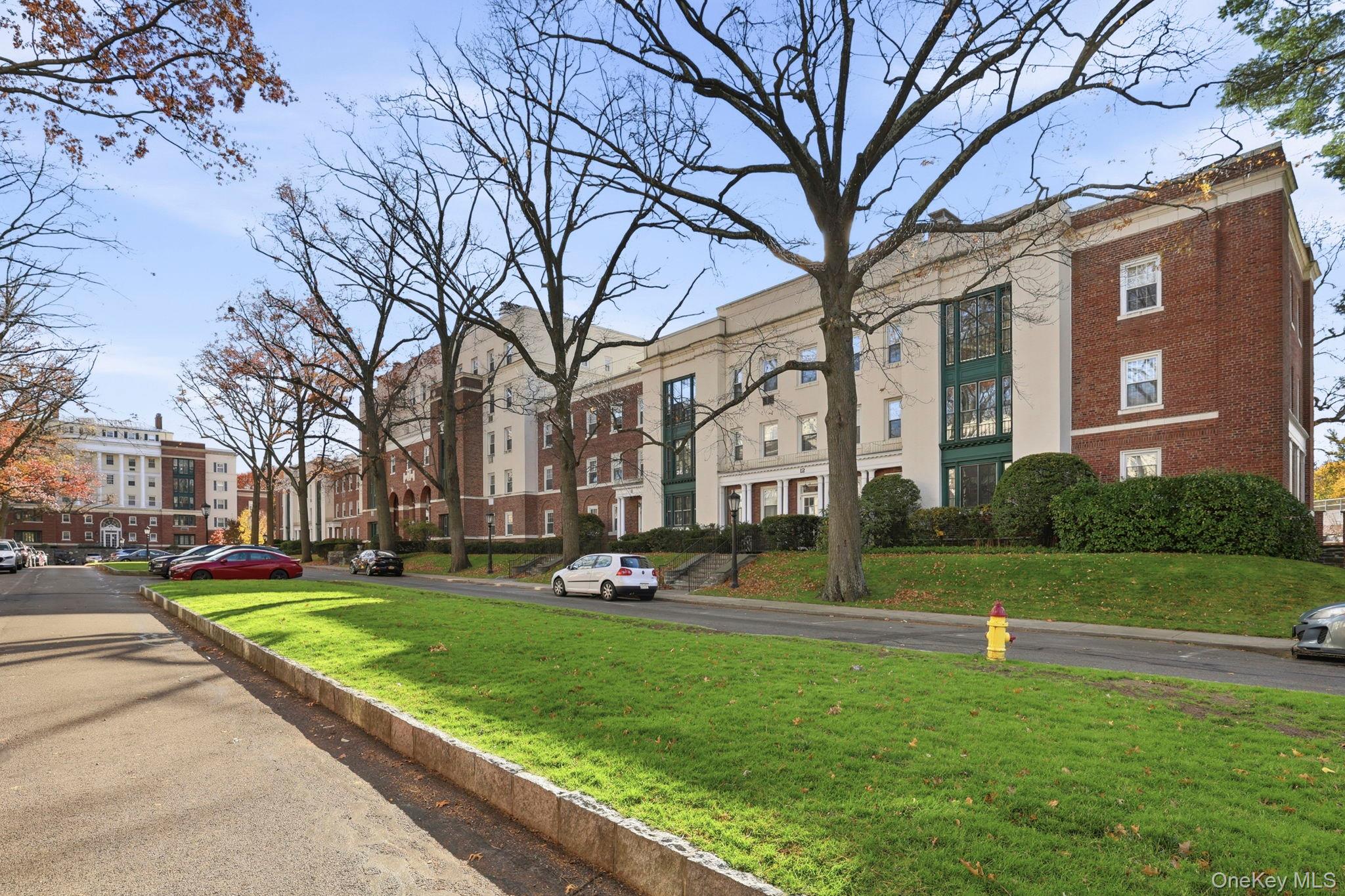 10 Brooklands # 1H, Bronxville, NY 10708
