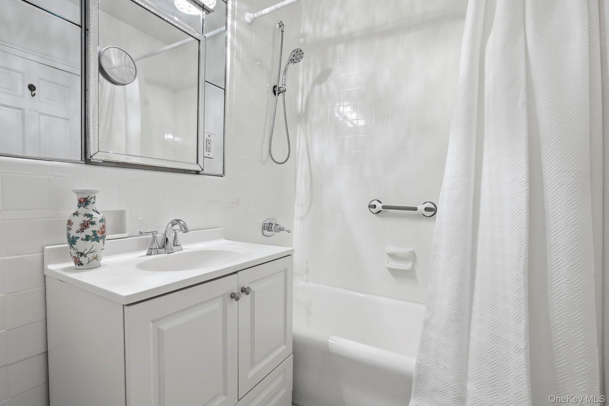 10 Brooklands # 1H, Bronxville, NY 10708