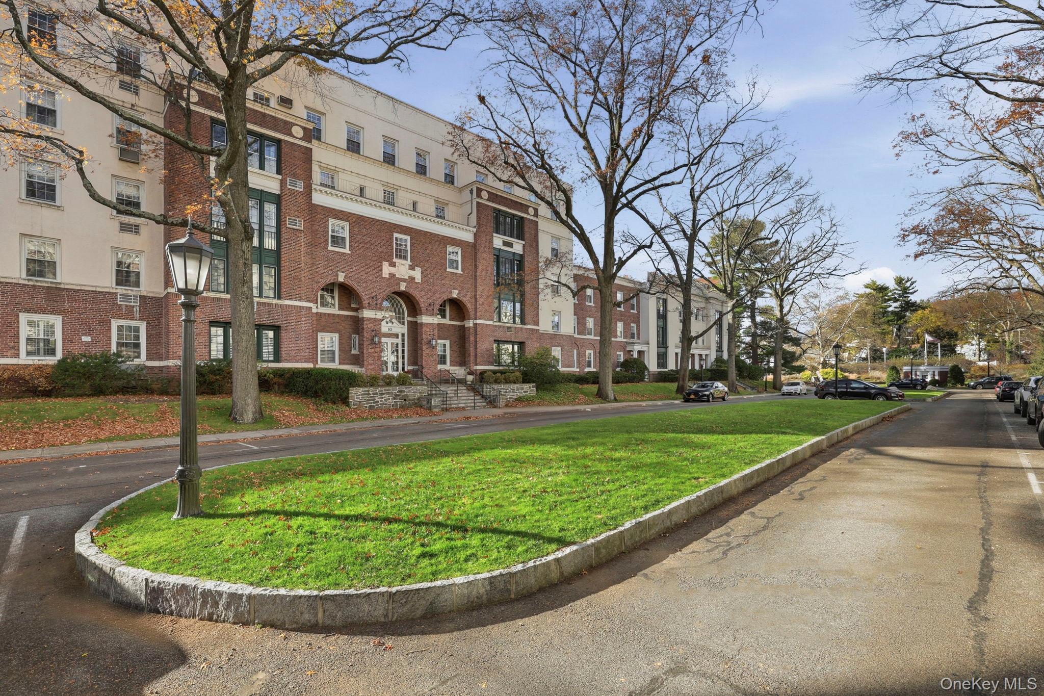 10 Brooklands # 1H, Bronxville, NY 10708