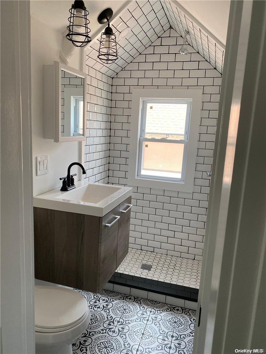 122 E Fulton Street # upper, Long Beach, NY 11561