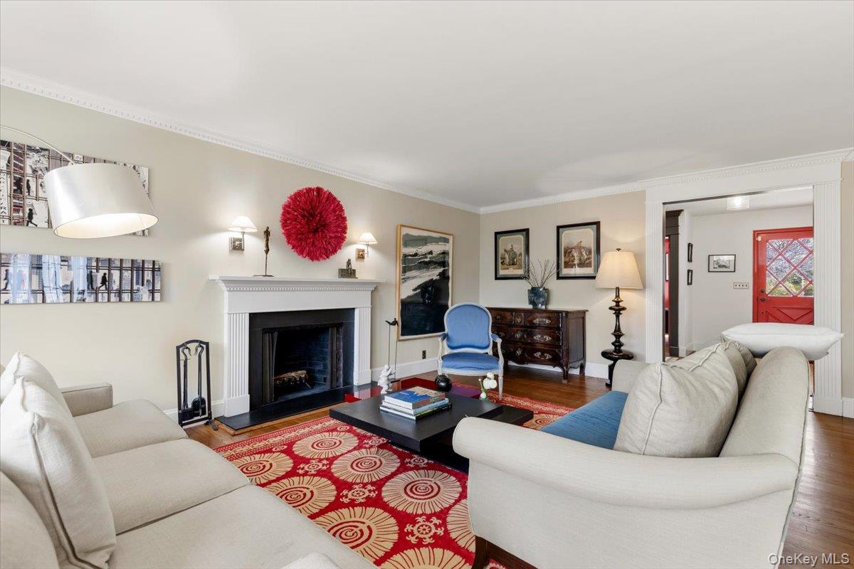 8 Douglas Circle, Rye, NY 10580