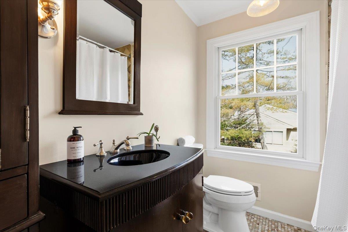 8 Douglas Circle, Rye, NY 10580