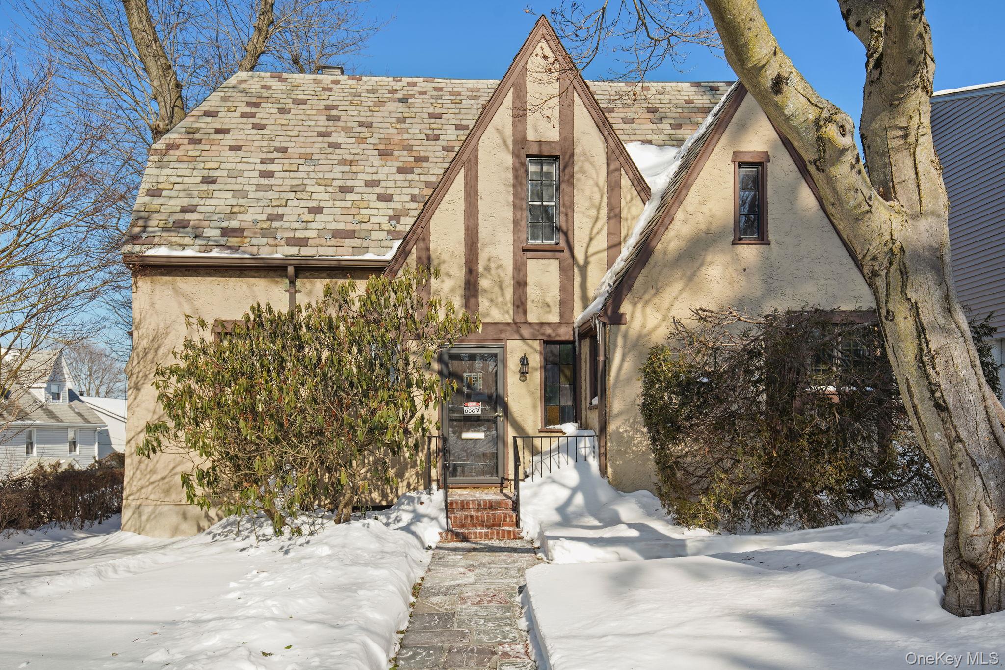 19 Surrey Lane, Yonkers, NY 10710